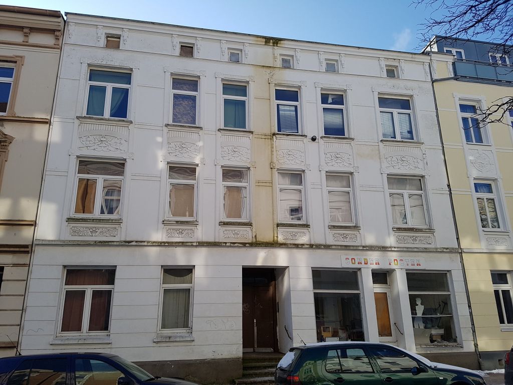 Vorher-Nachher-Vergleich: Das Mietshaus in der Meyerstraße 5 vor der Sanierung